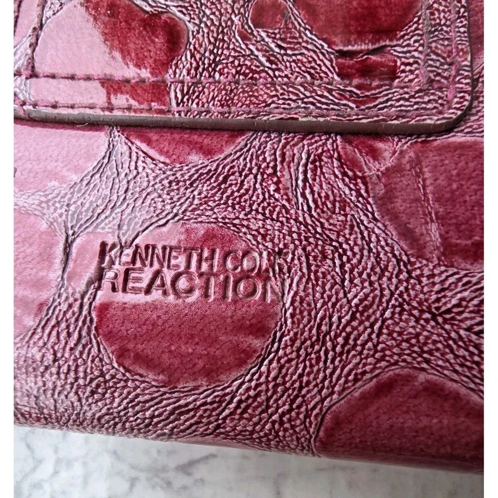 KENNETH COLE REACTION Women Rose Purple 8x4 Wristlet Wallet Clutch FauxCrocodile
